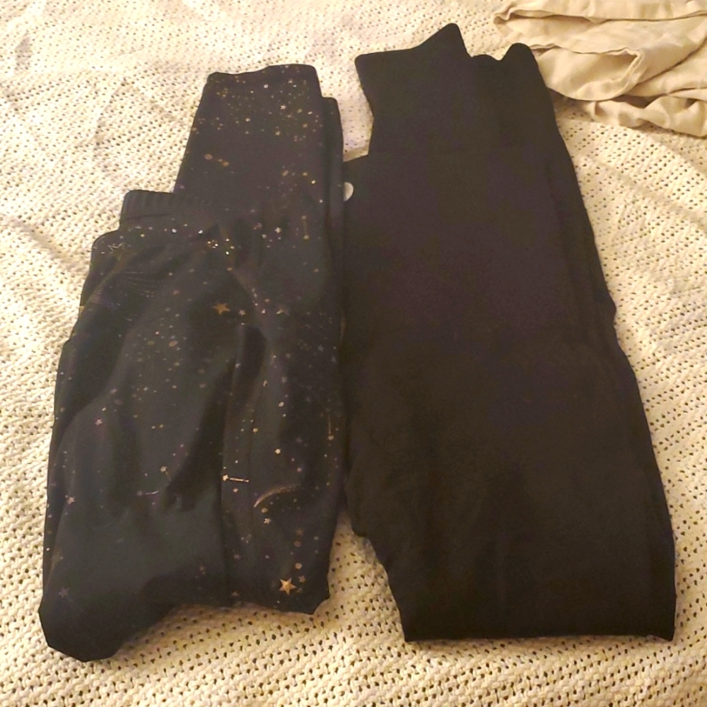 Two pairs maternity leggings